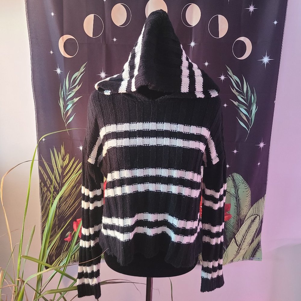 Striped cropped hoodie